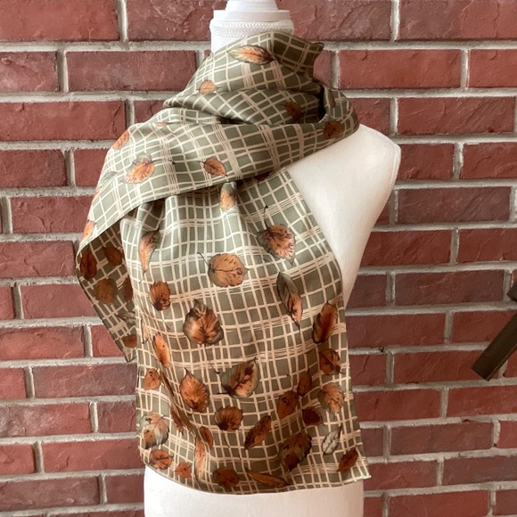 Charter Club Silk Graphic Scarf 11”x54” NWOT - Picture 4 of 11